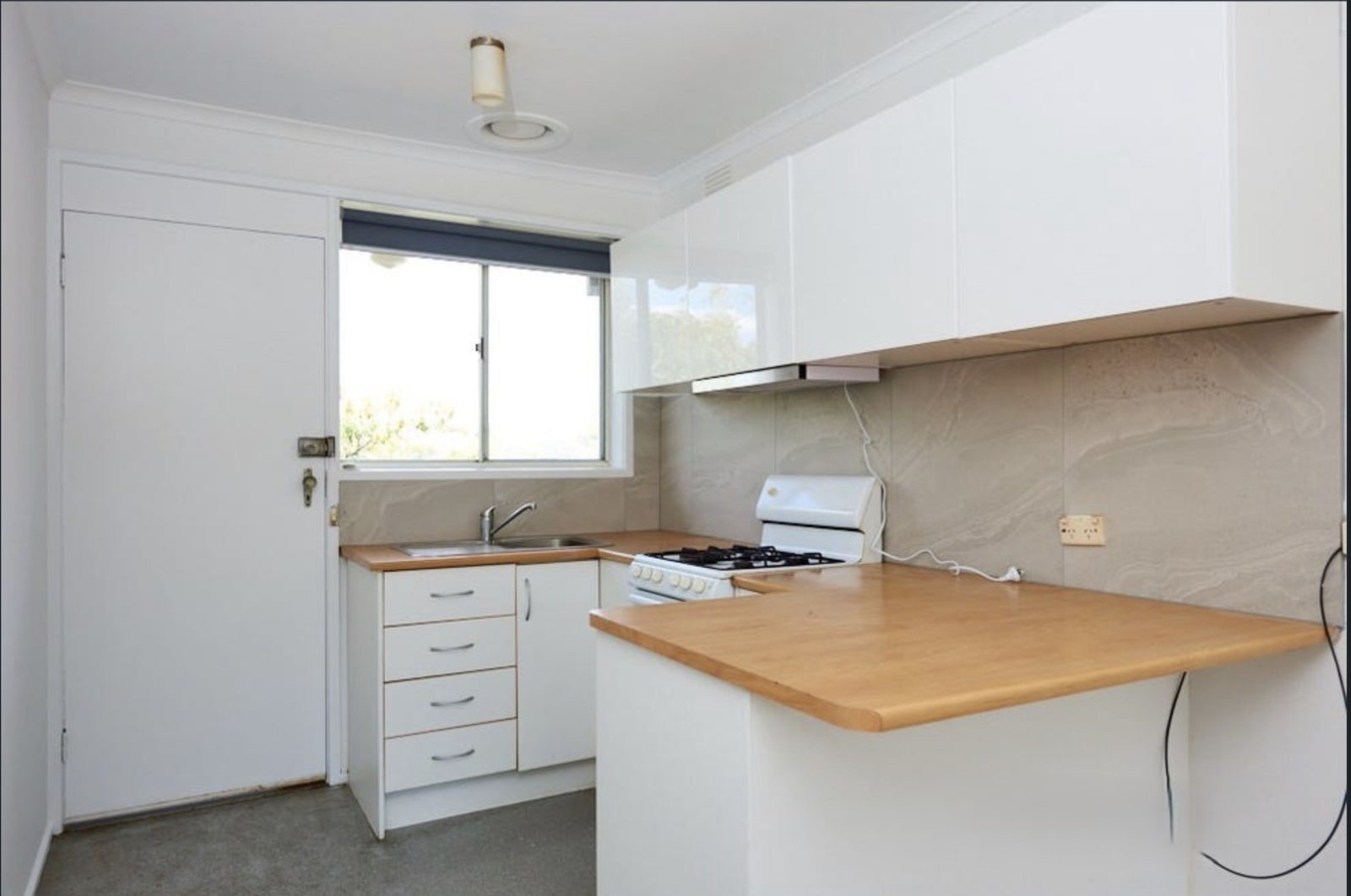 Gallery: 16/111 Barkly Street