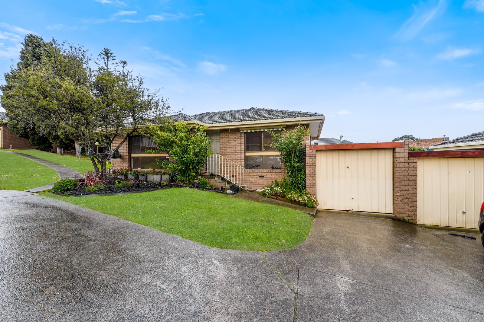 Gallery: 16/114-118 Ferntree Gully Road
