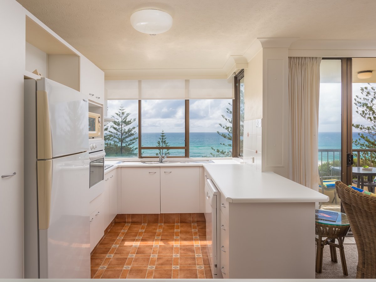 16/114 The Esplanade BURLEIGH HEADS 4