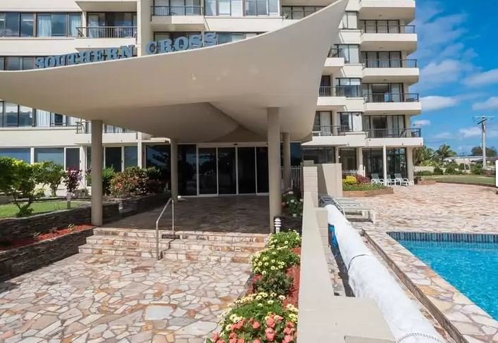 16/114 The Esplanade BURLEIGH HEADS 10