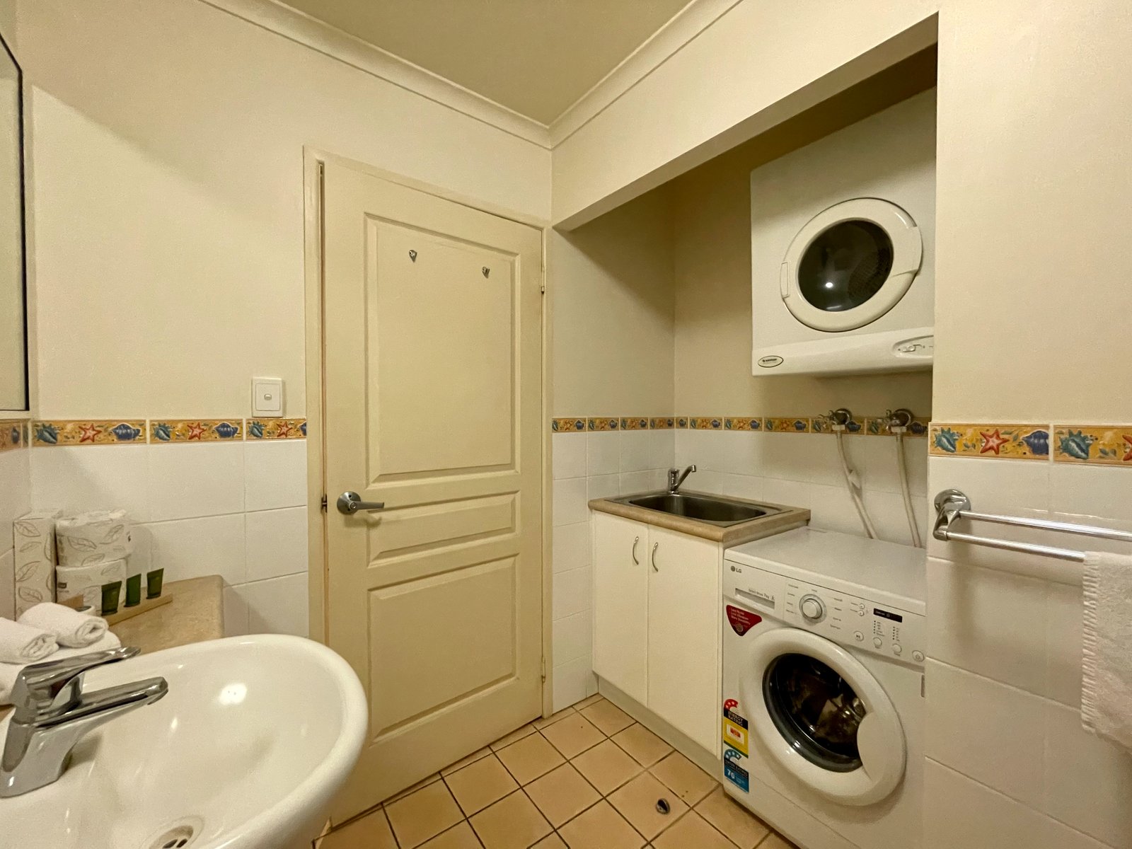 16/115 Shingley Drive CANNONVALE 8