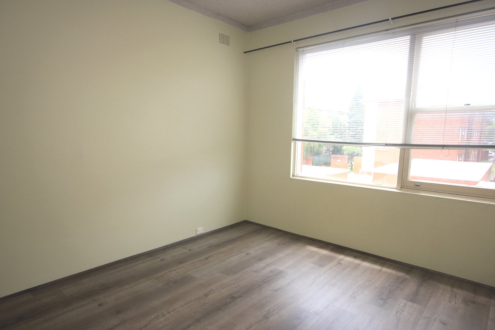 16/116-118 Chuter Avenue RAMSGATE BEACH 5