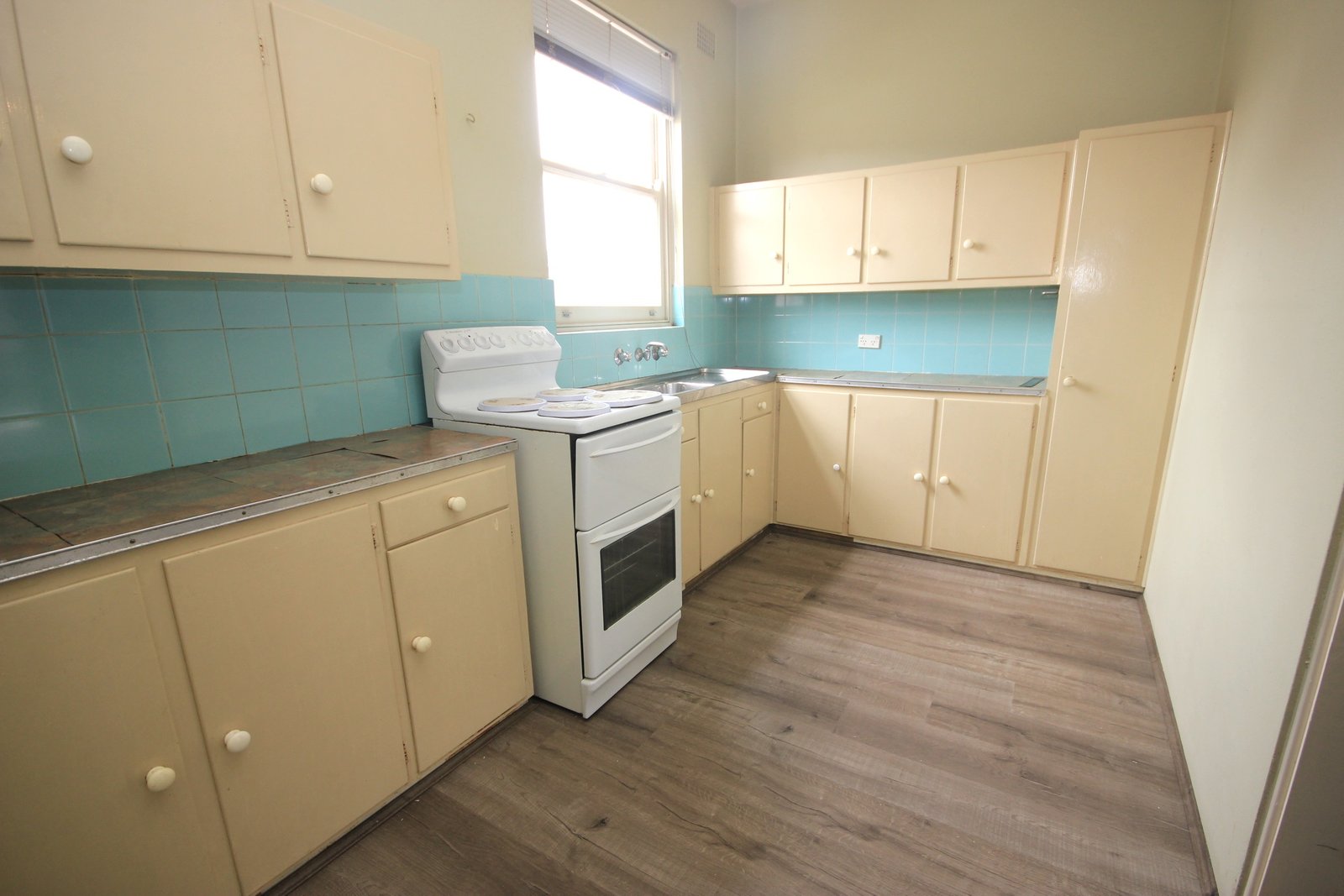 16/116-118 Chuter Avenue RAMSGATE BEACH 6