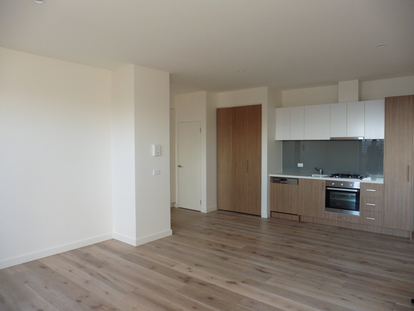 Gallery: 16/142 Nepean Highway