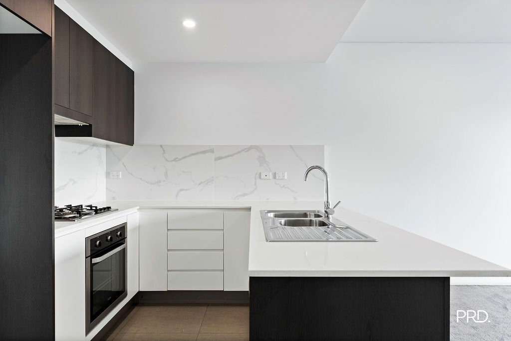 16/144-148 High Street PENRITH 8