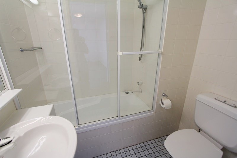 16/15 Brighton Street BIGGERA WATERS 8