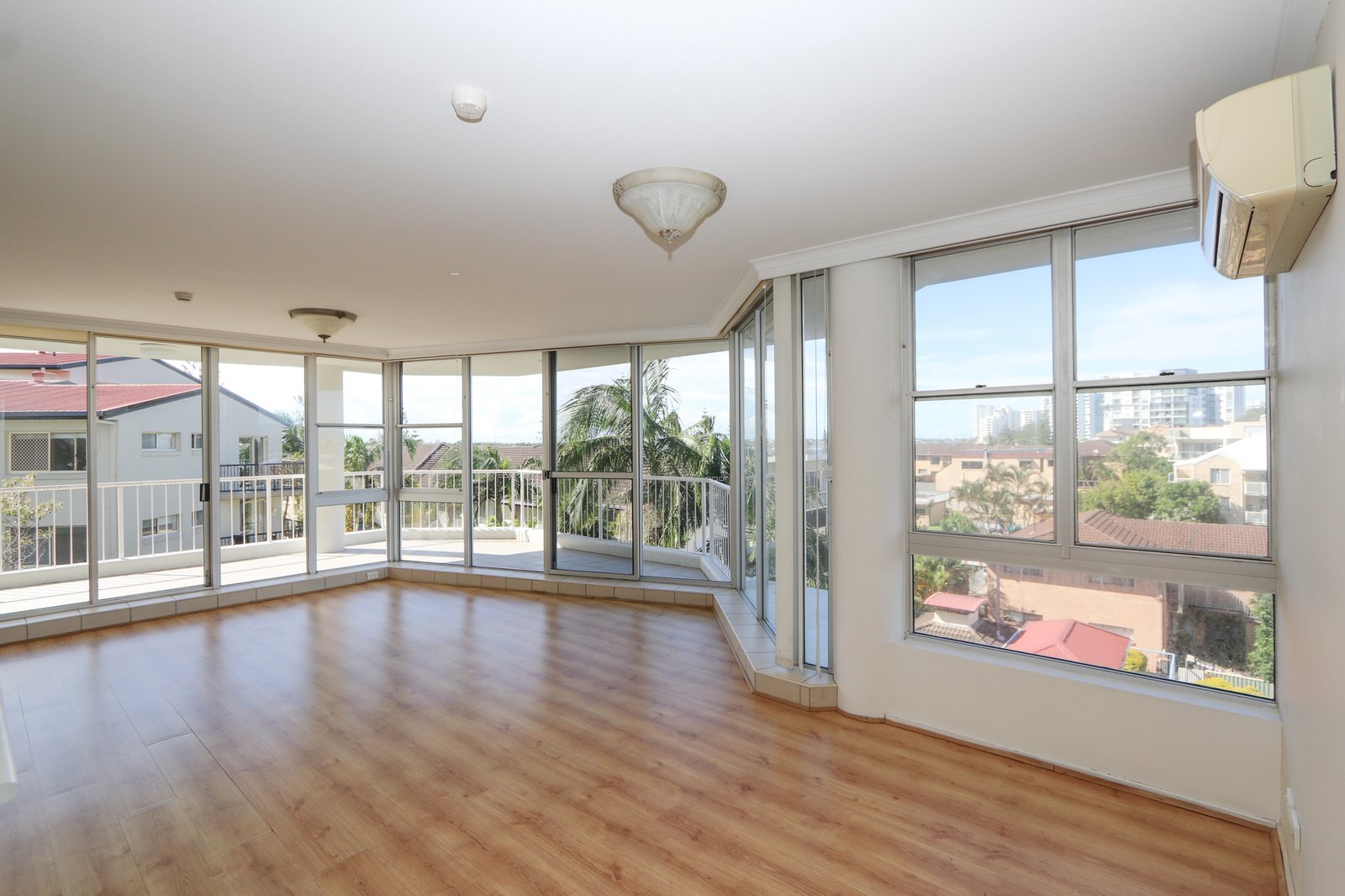 16/15 Brighton Street BIGGERA WATERS 3