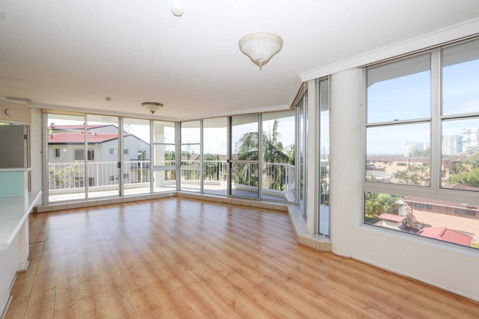 16/15 Brighton Street BIGGERA WATERS 4