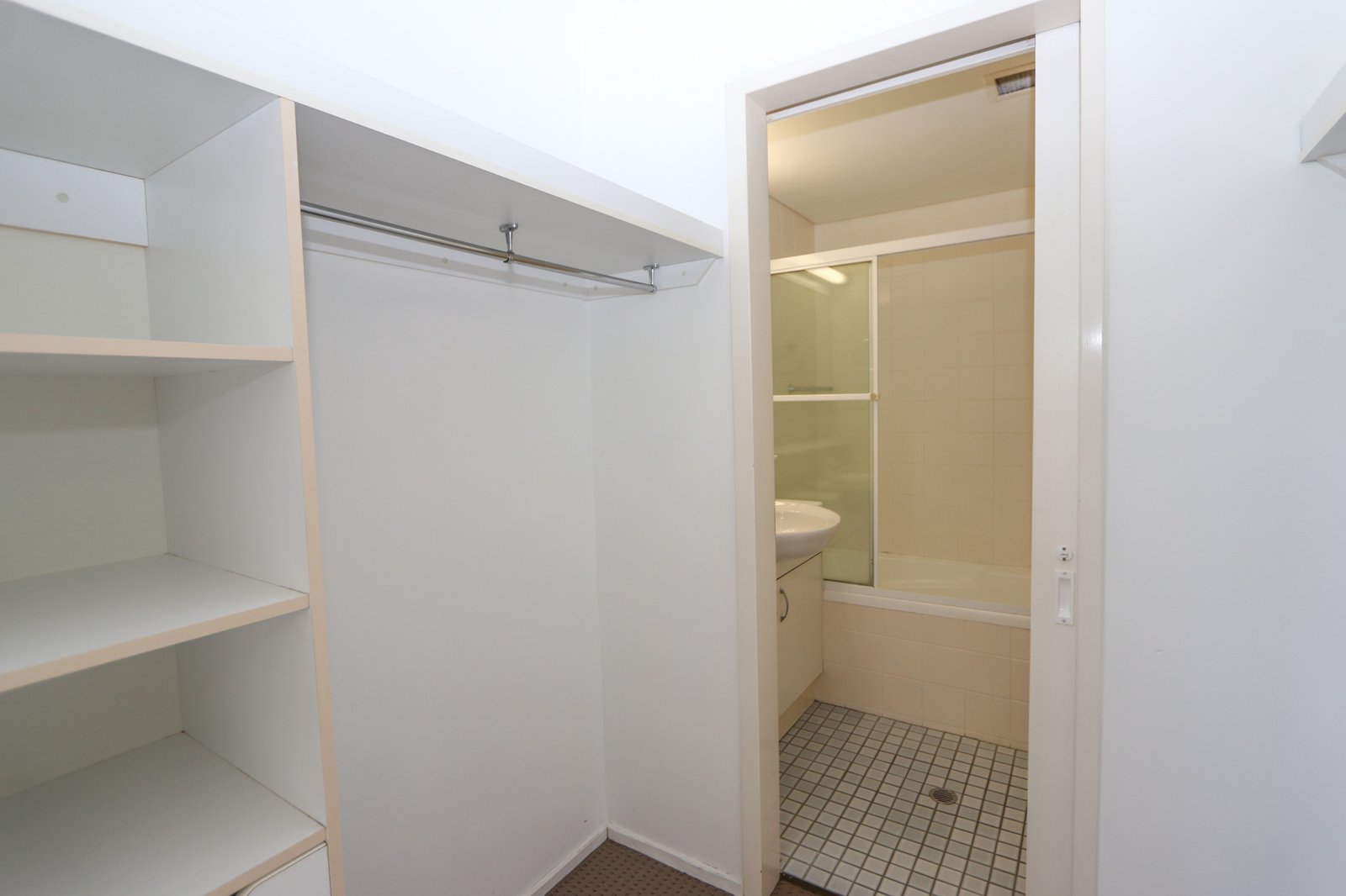 16/15 Brighton Street BIGGERA WATERS 9