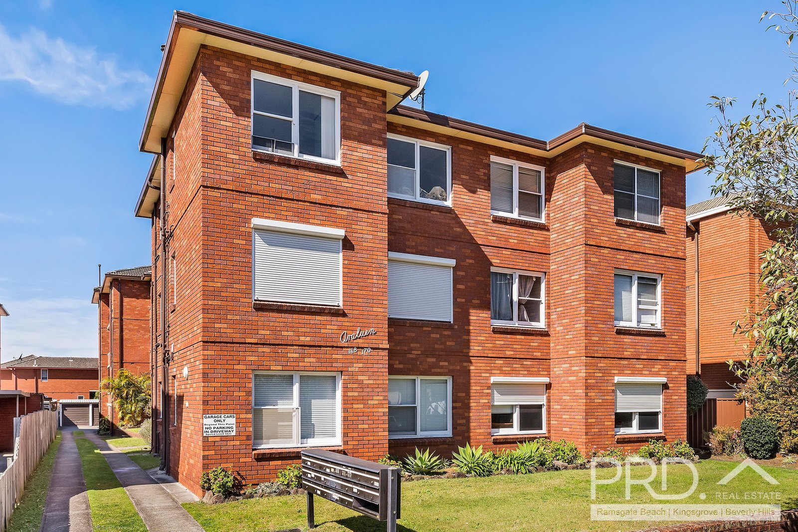 16/168-170 Chuter Avenue SANS SOUCI 1