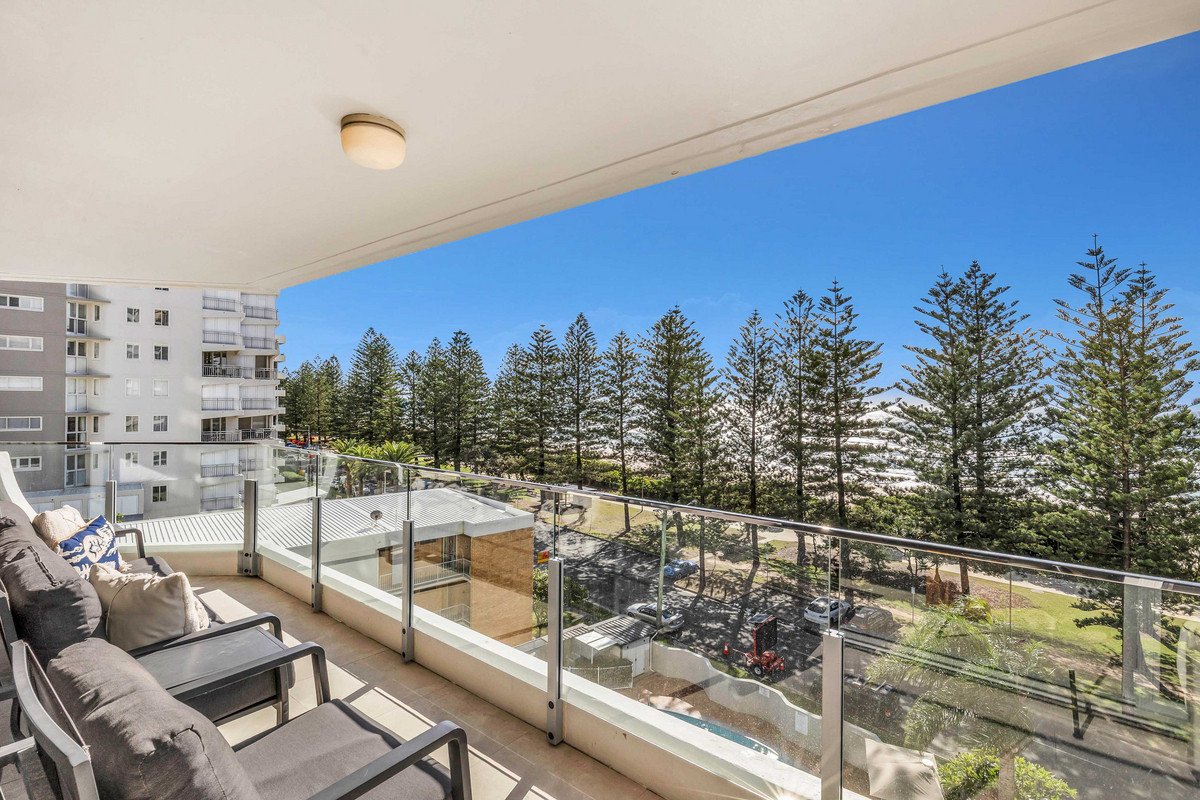 16/170 The Esplanade Burleigh Heads 1