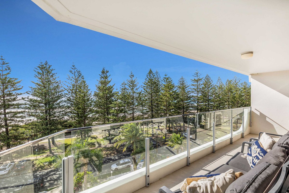 16/170 The Esplanade Burleigh Heads 2