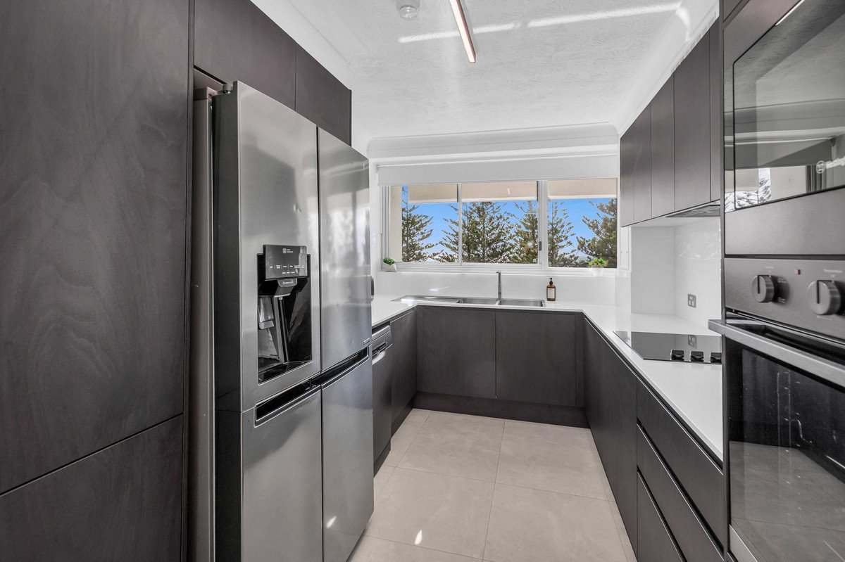 16/170 The Esplanade Burleigh Heads 8