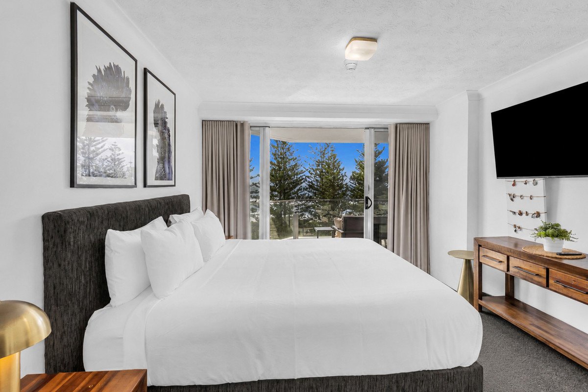 16/170 The Esplanade Burleigh Heads 13
