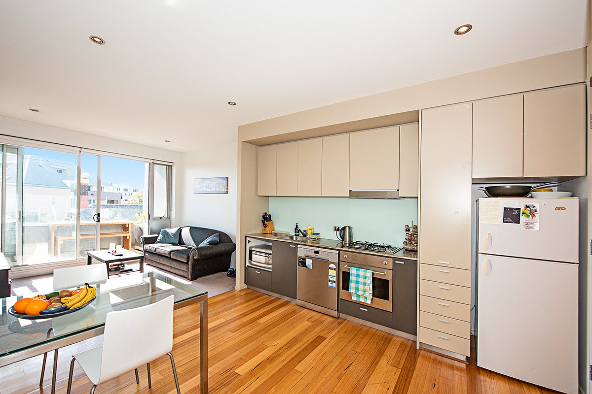 Gallery: 16/174 Peel Street