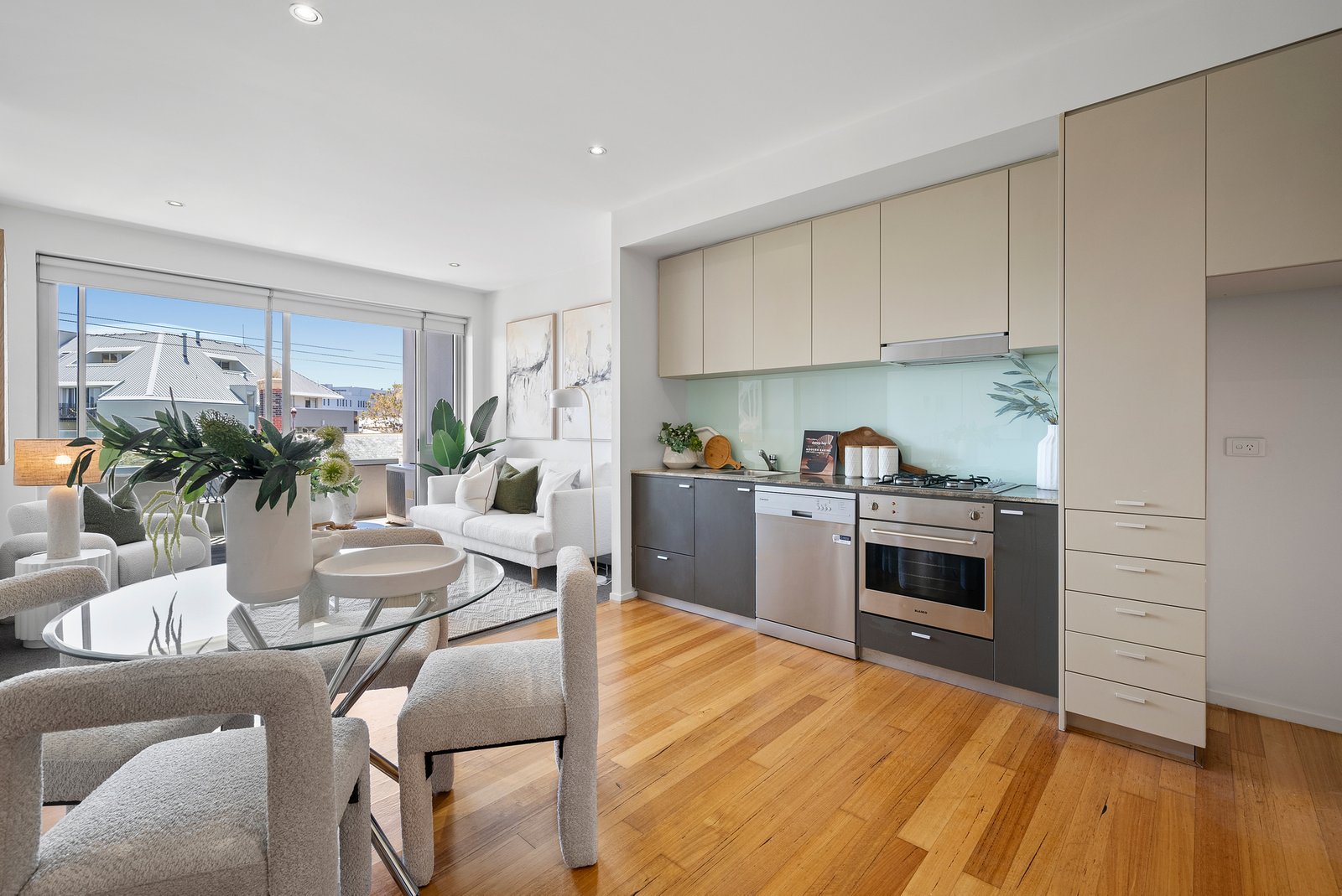 Gallery: 16/174 Peel Street