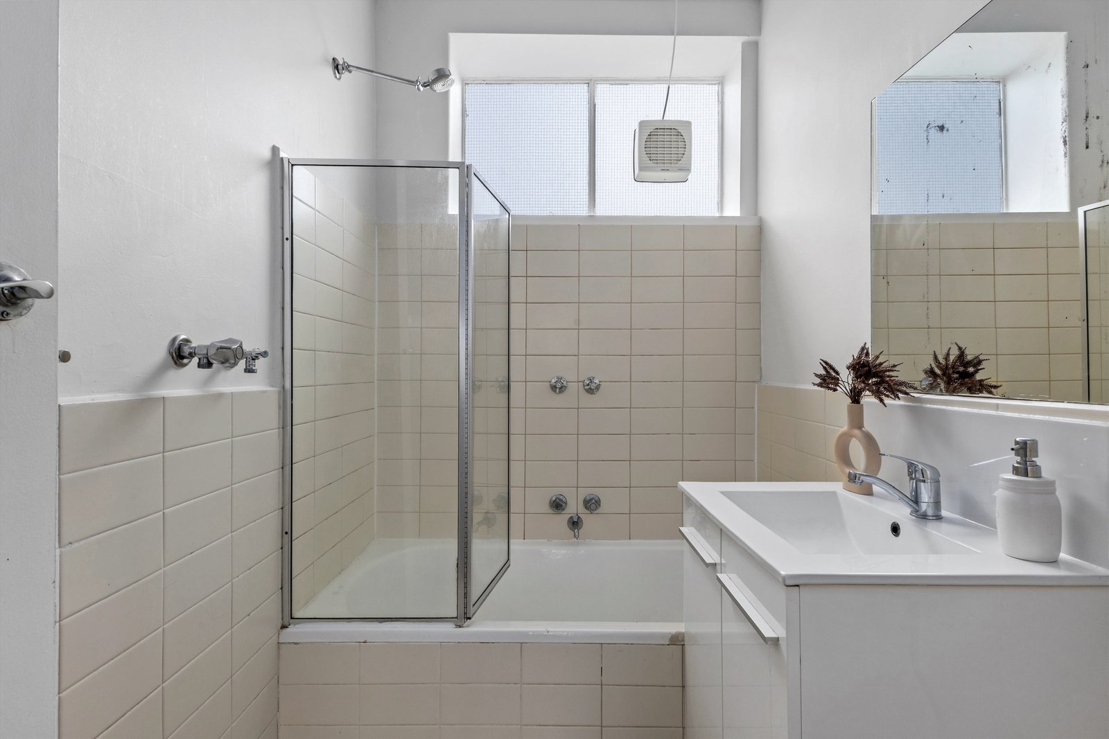 Real Estate and Property in 16/18-20 Selwyn Avenue, Elwood, VIC