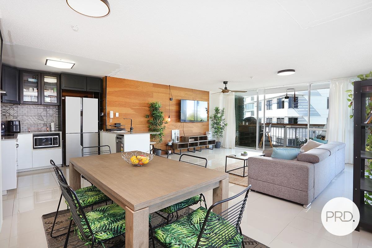 16/18 Queen Street SOUTHPORT 2