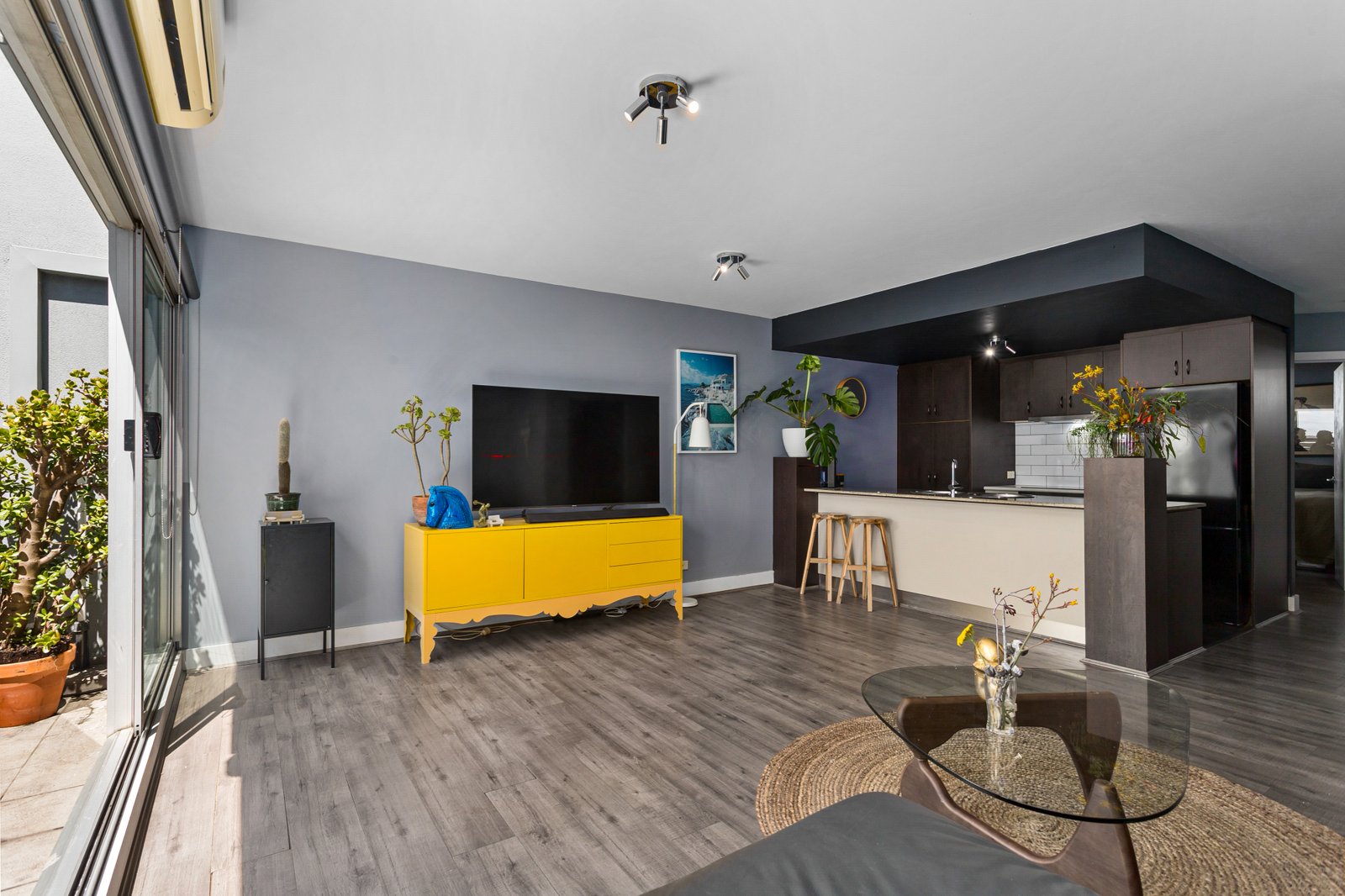 Gallery: 16/185 Francis Street