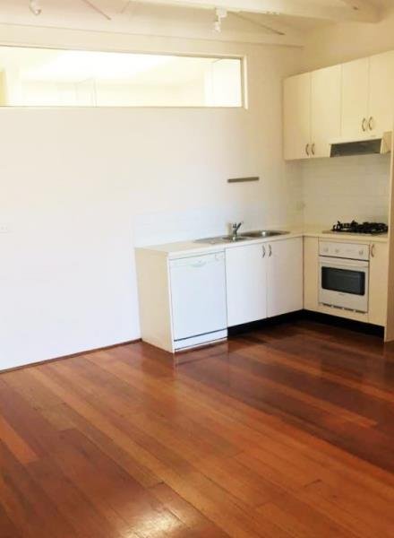 Gallery: 1/62 Anderson St  (enter Rear @ Sim
