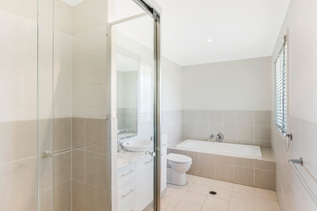 162 Easthill Drive ROBINA 10