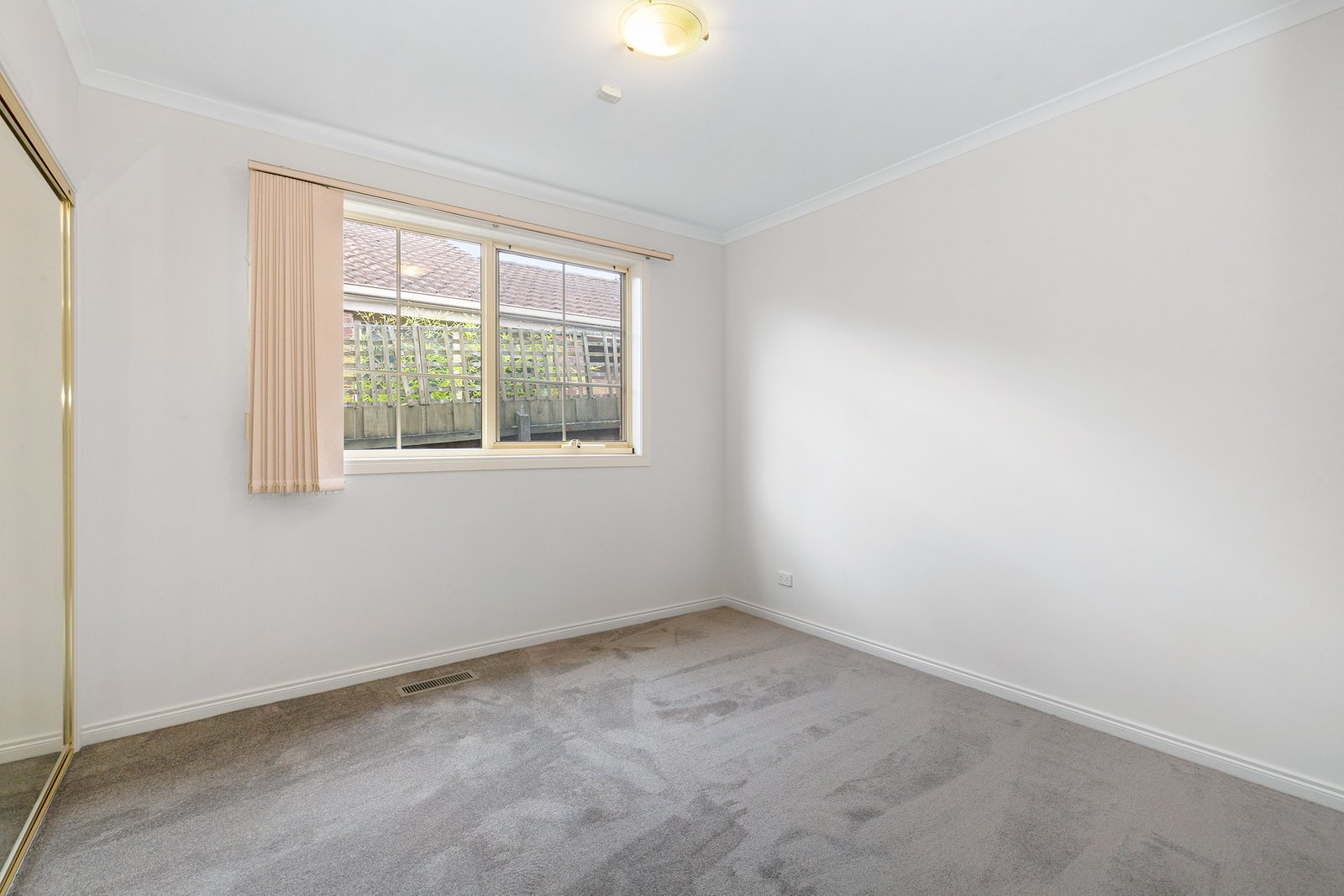 Real Estate and Property in 1/62 Franklin Road, Doncaster East, VIC