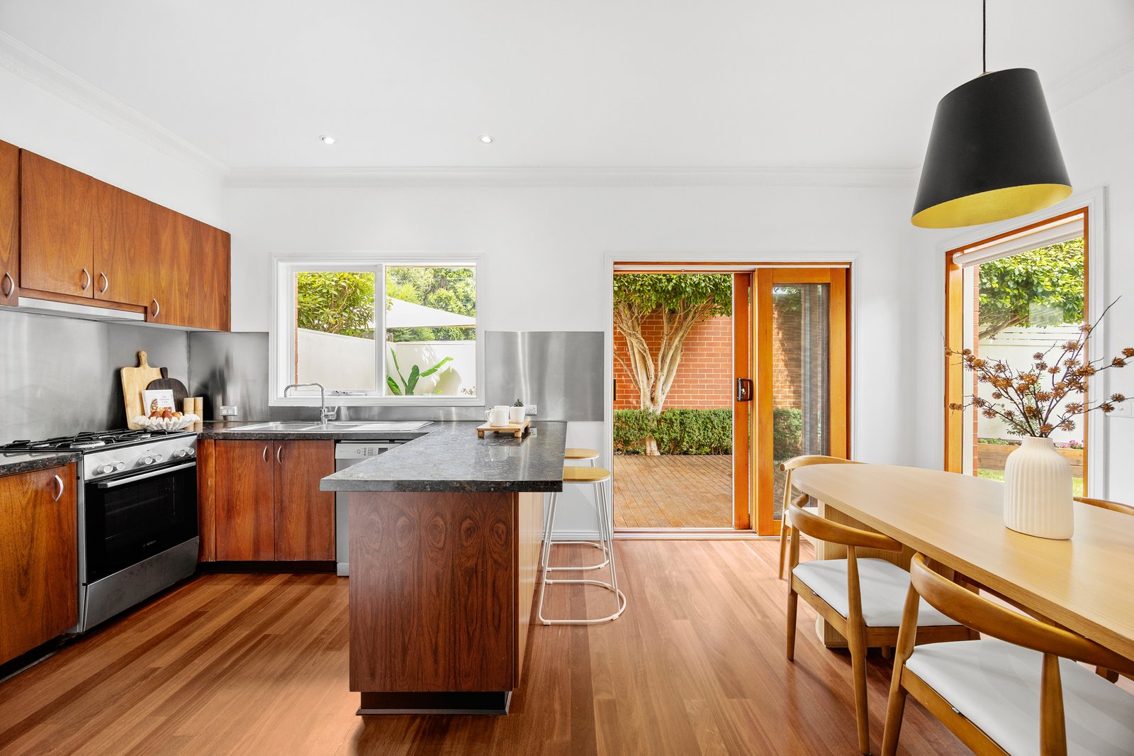 Gallery: 162 Oakleigh Road