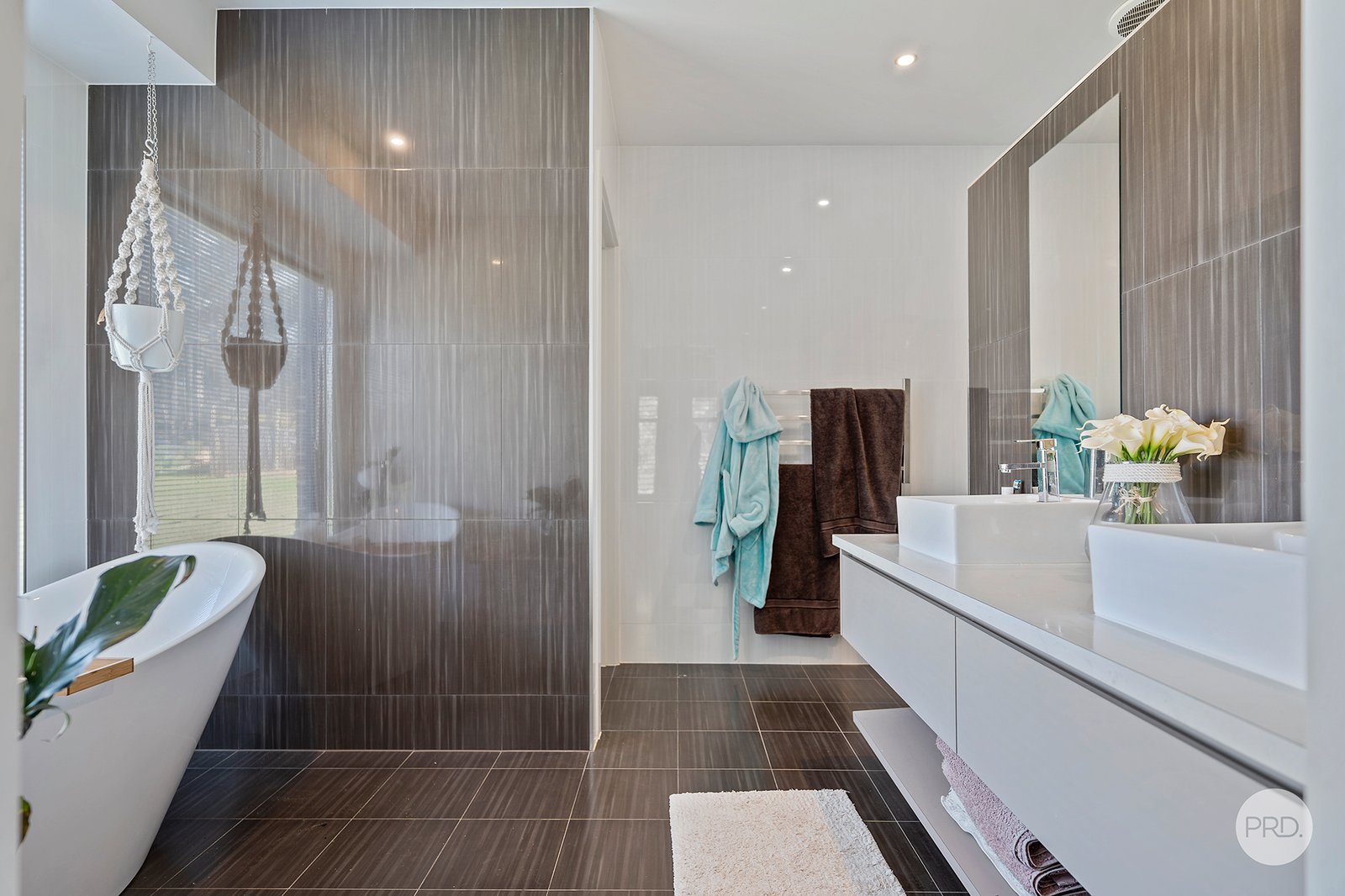 162 Pasley Street HUNTLY 11