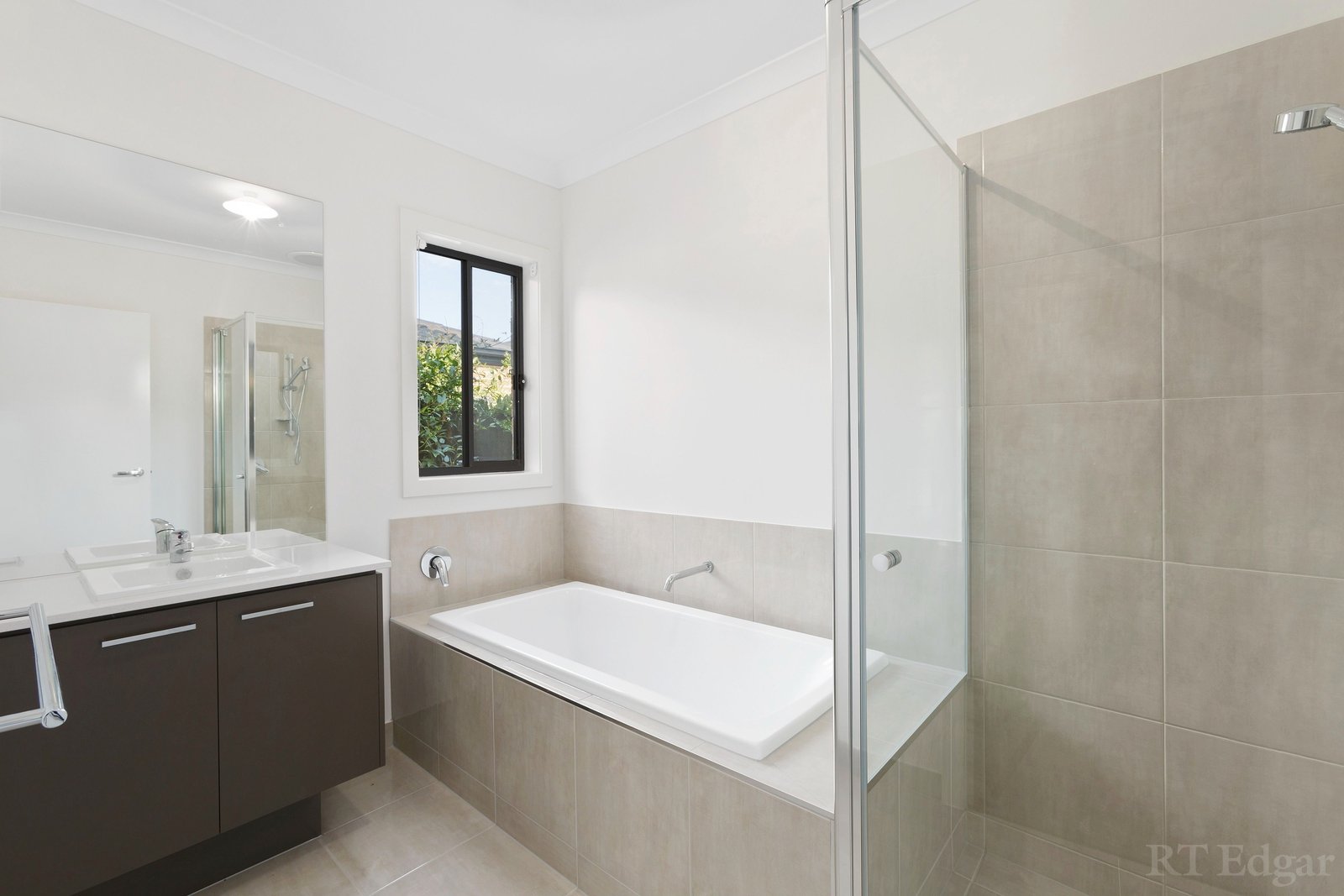 Real Estate and Property in 162 Unity Drive, Mount Duneed, VIC