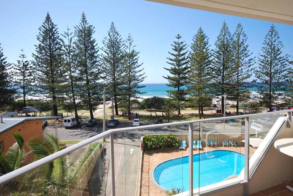 16/202 The Esplanade BURLEIGH HEADS 3