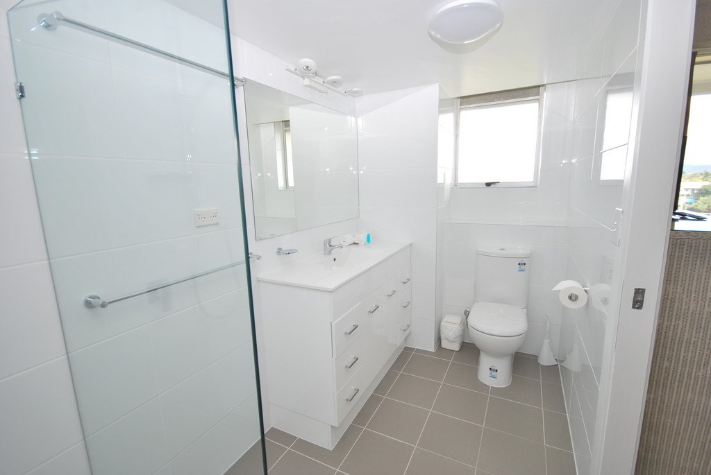 16/202 The Esplanade BURLEIGH HEADS 6