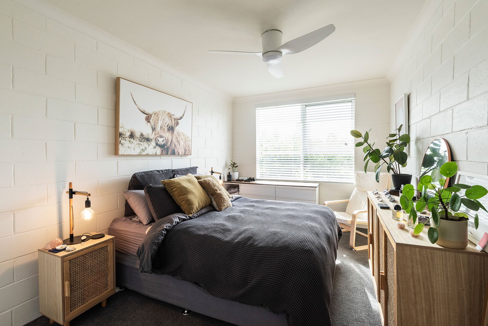 Gallery: 16/21 Roydon Street