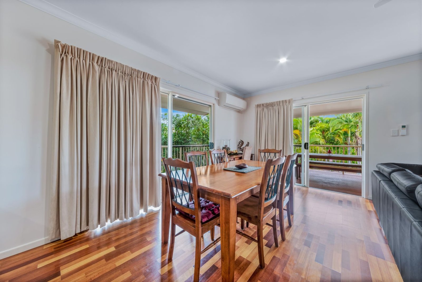 16/21 Shute Harbour Road CANNONVALE 6