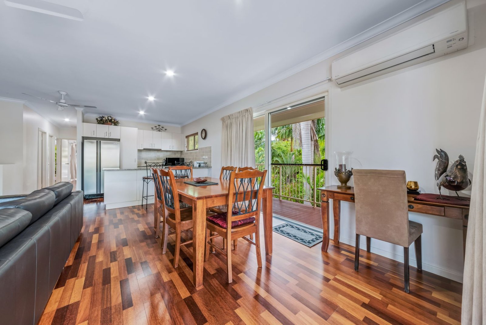 16/21 Shute Harbour Road CANNONVALE 7