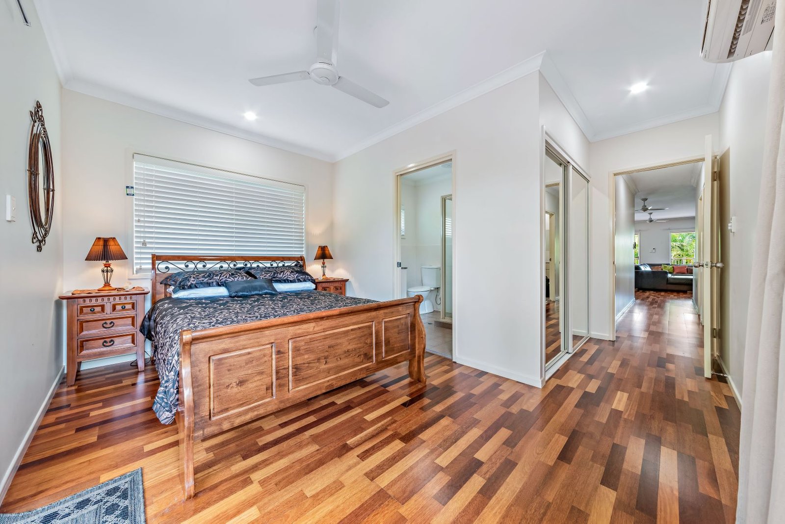 16/21 Shute Harbour Road CANNONVALE 10