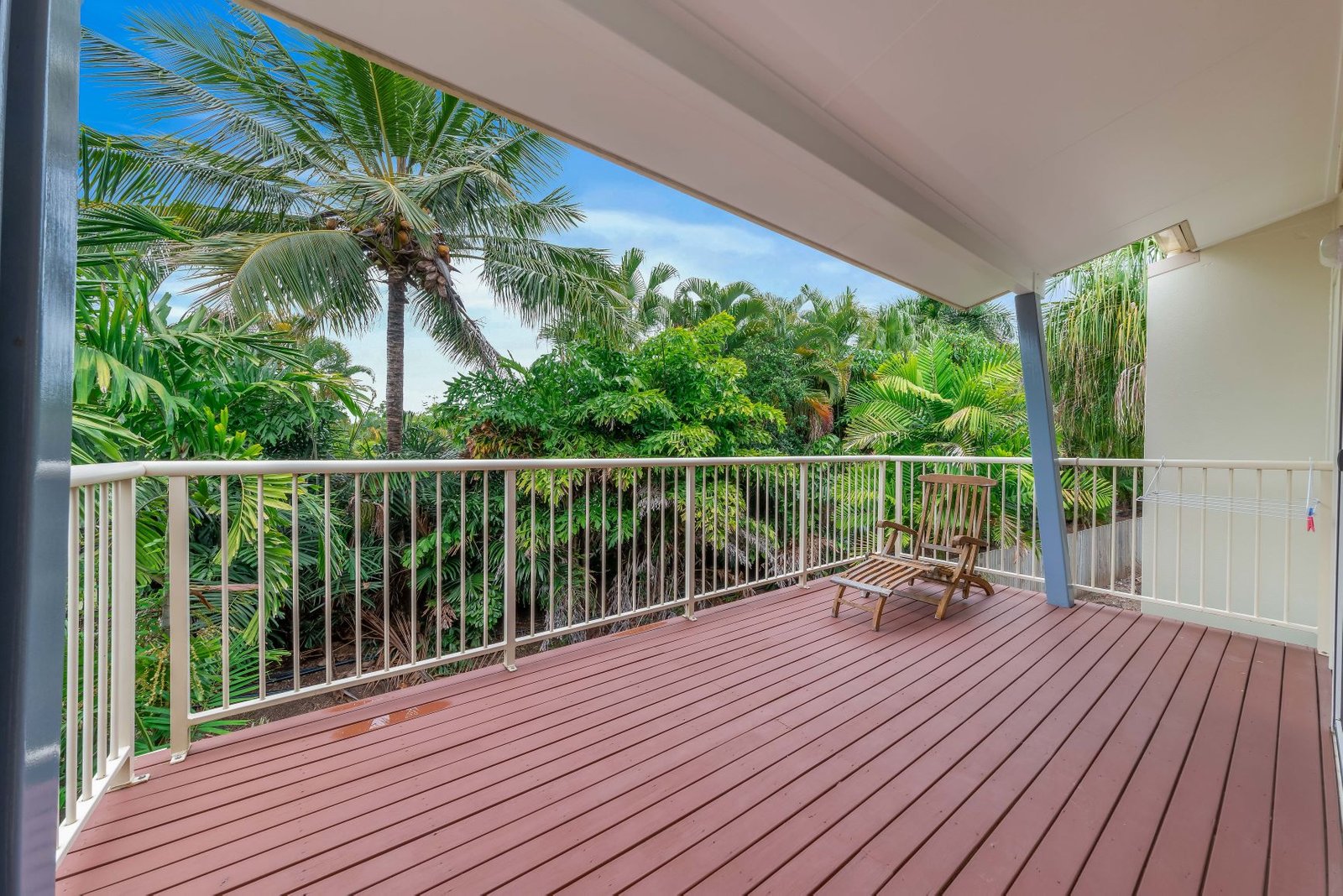 16/21 Shute Harbour Road CANNONVALE 14