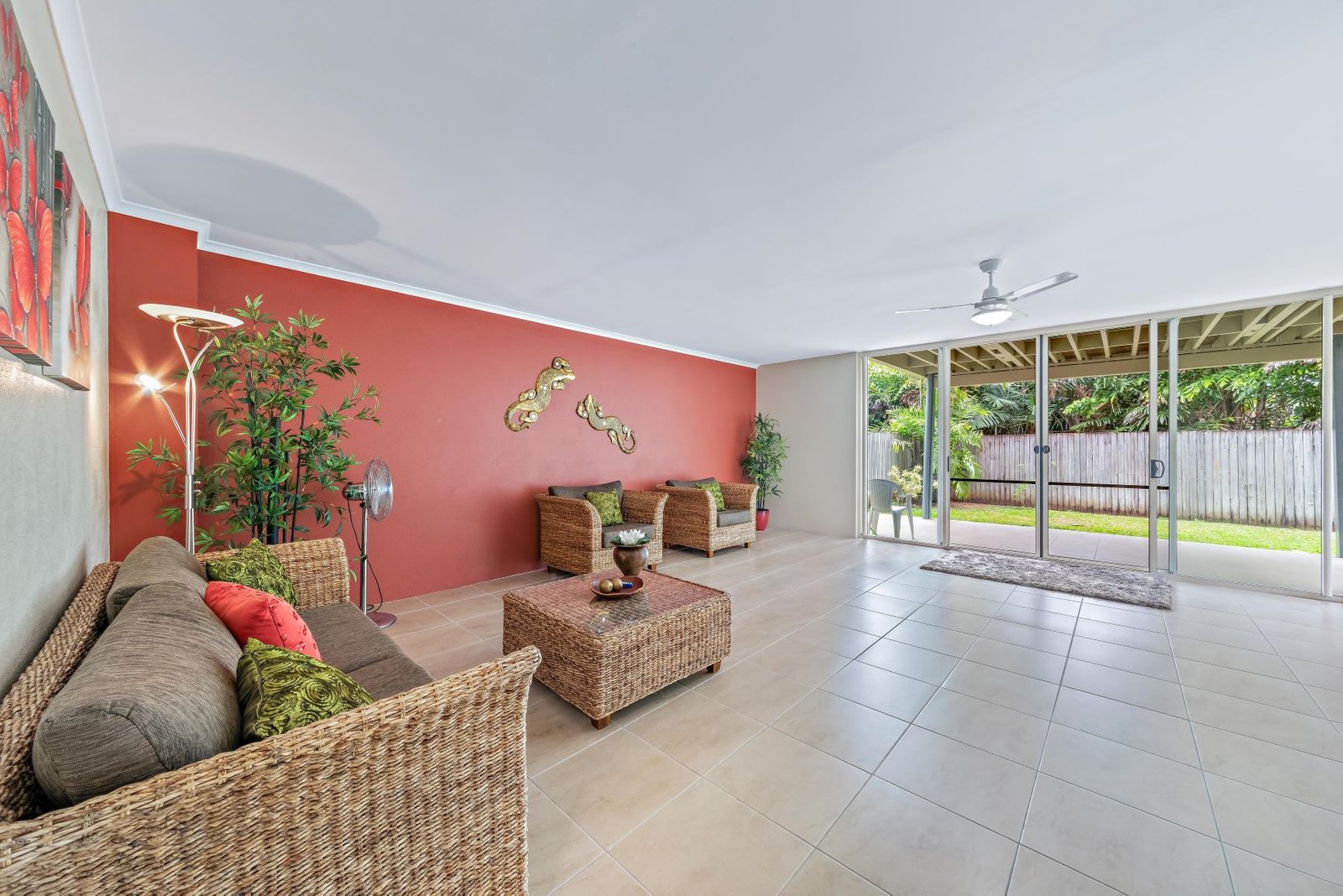 16/21 Shute Harbour Road CANNONVALE 16