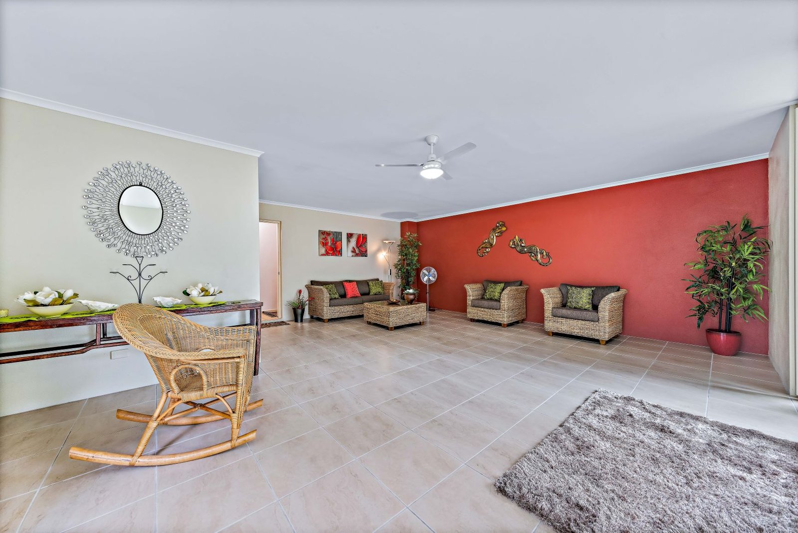 16/21 Shute Harbour Road CANNONVALE 17