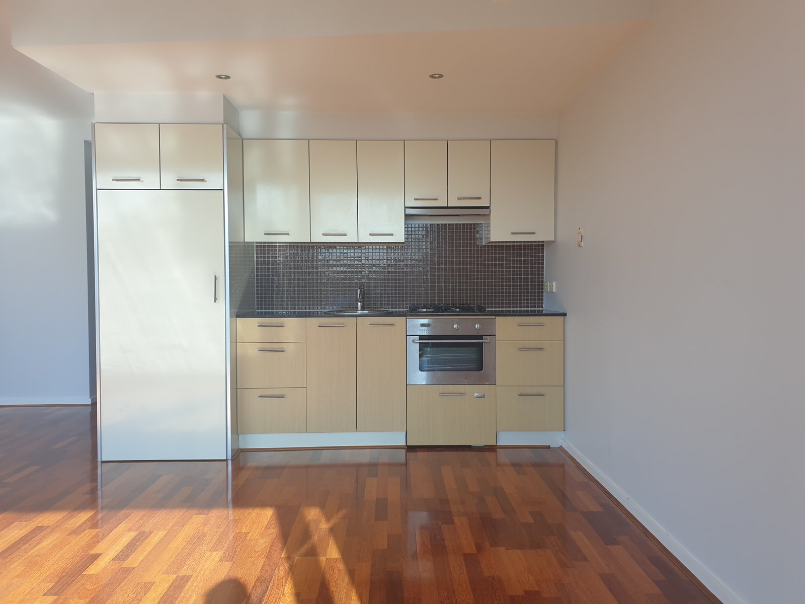 Gallery: 16/22 Abbott Street