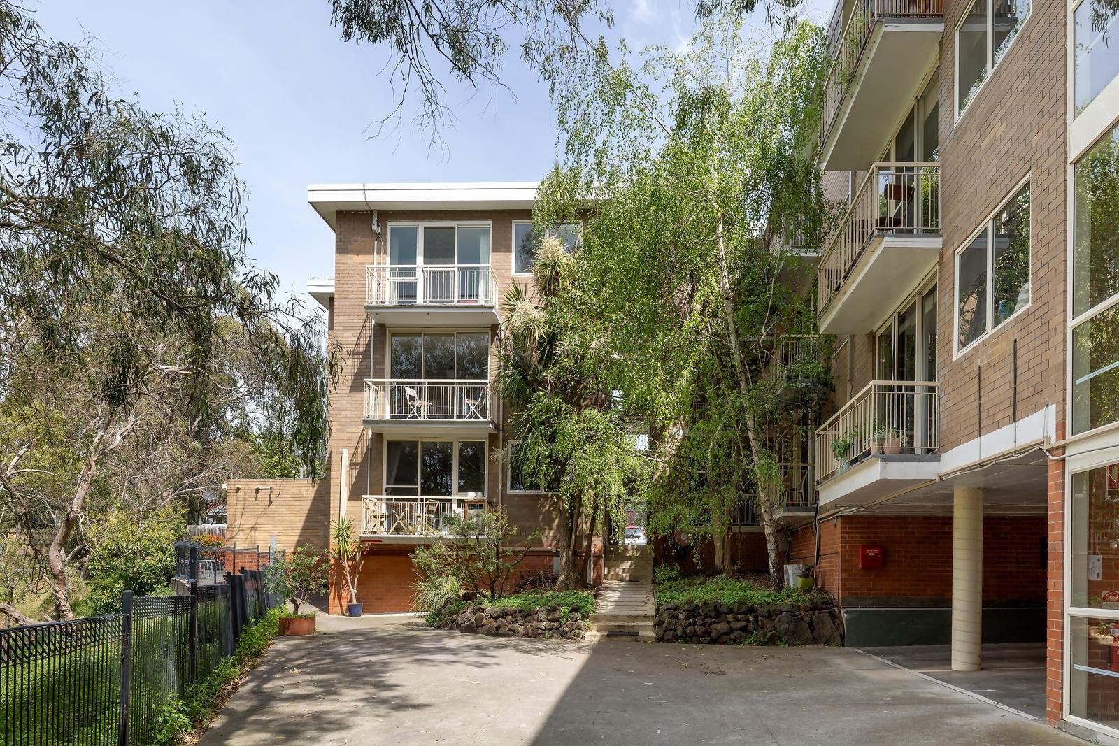 16/272 Barkly Street, Fitzroy North VIC 3068