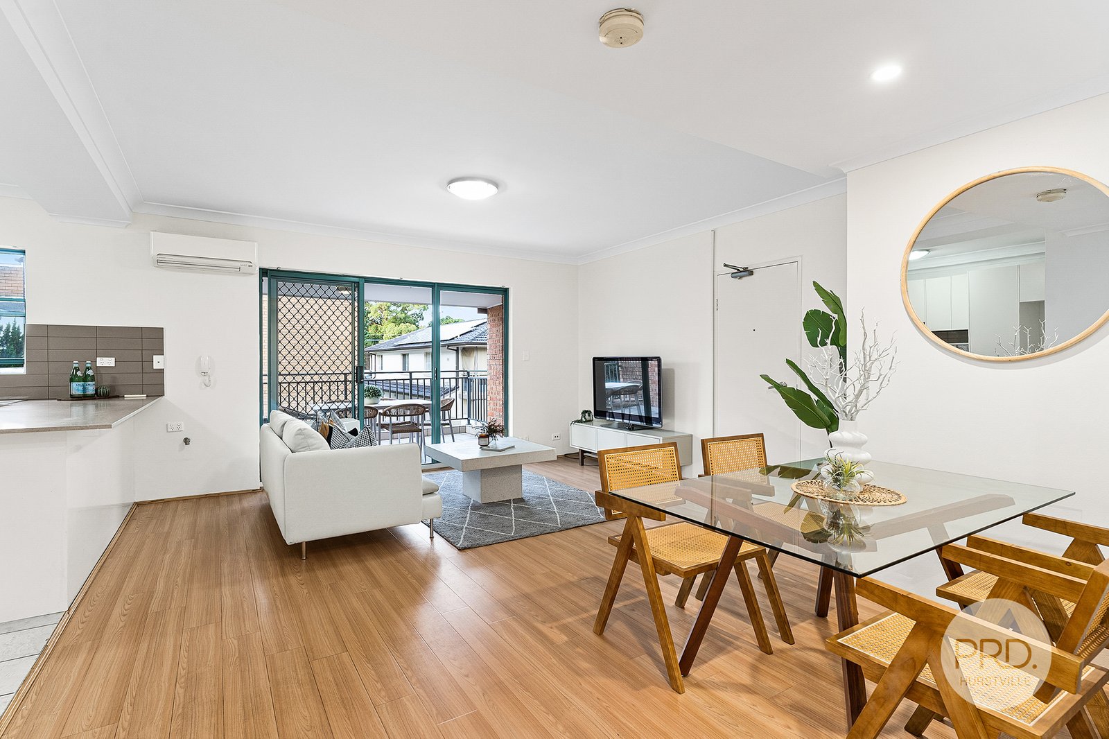 16/28-32 Carrington Avenue HURSTVILLE 2
