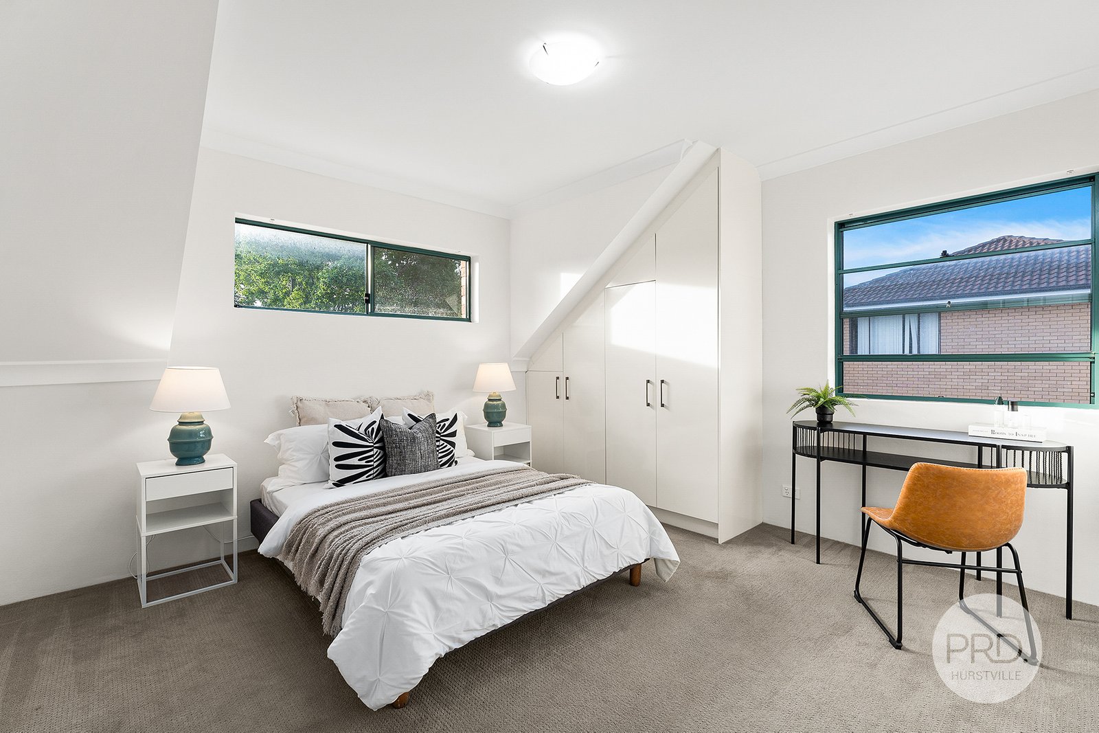 16/28-32 Carrington Avenue HURSTVILLE 8
