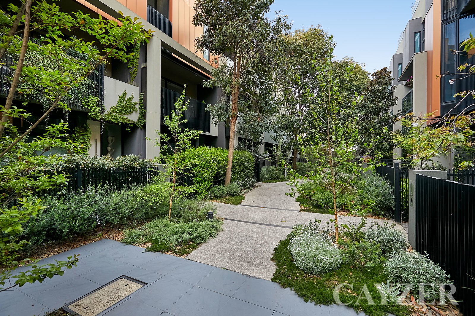 Gallery: 16/297 Dorcas Street