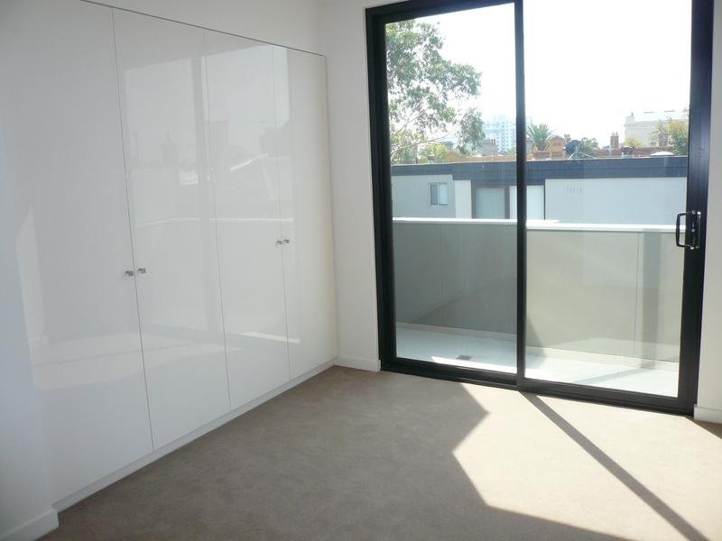 Gallery: 16/297 Dorcas Street