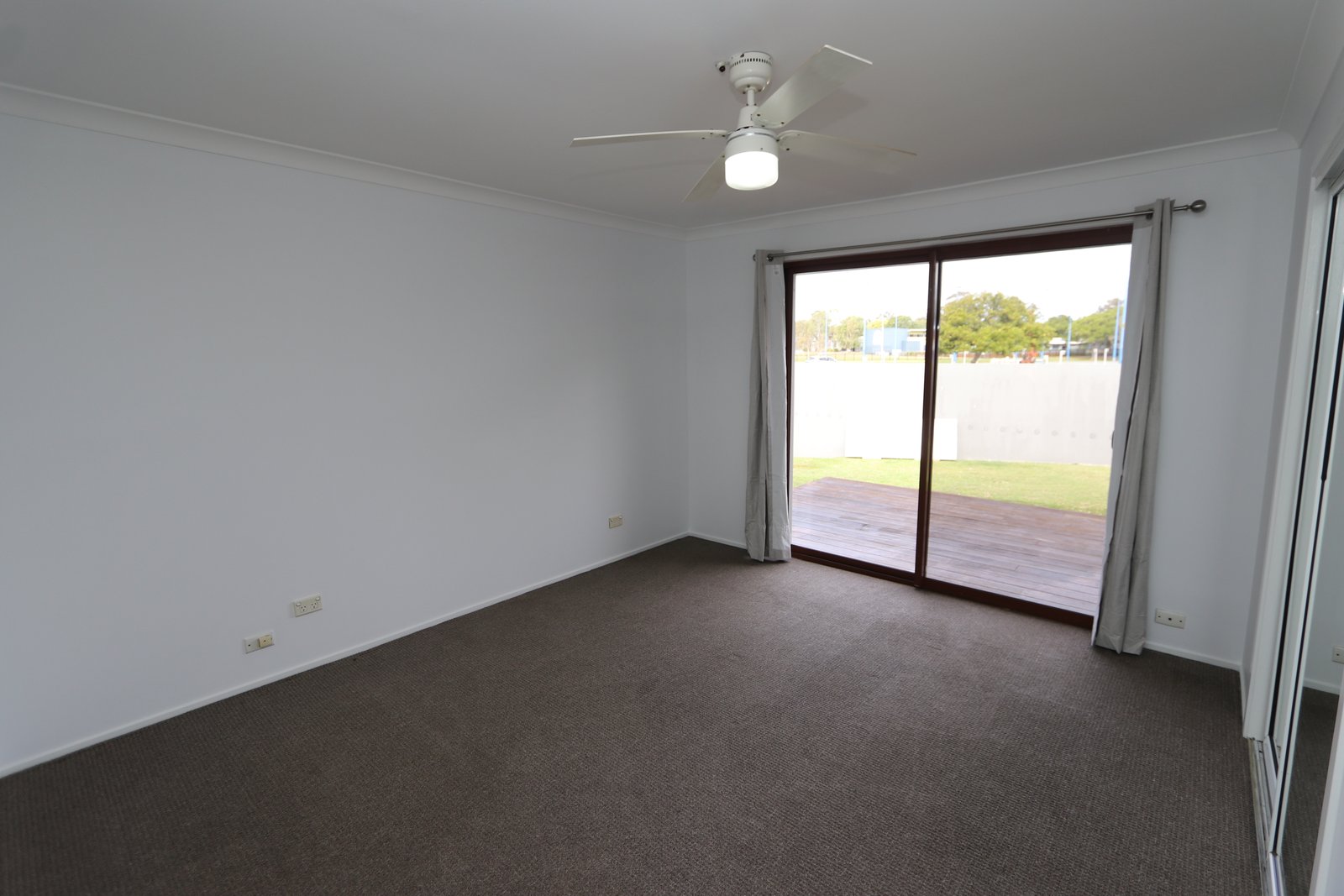 163 Benowa Road ASHMORE 11