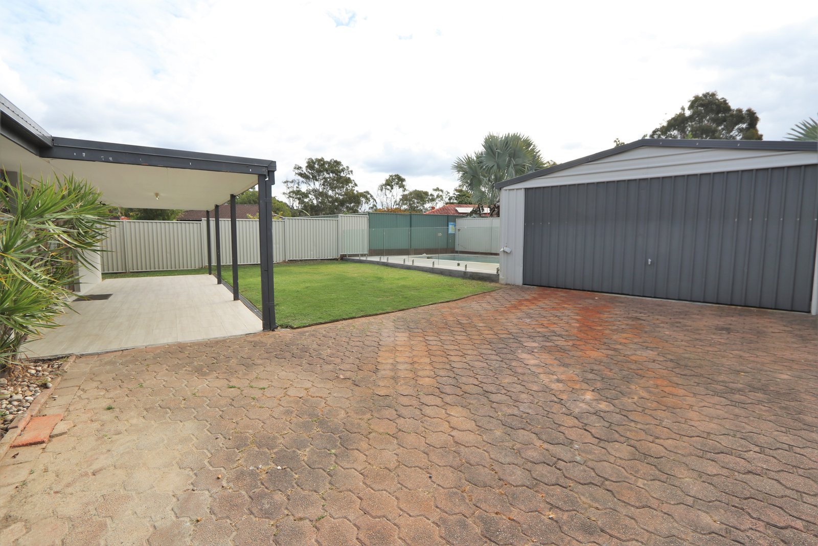 163 Benowa Road ASHMORE 13