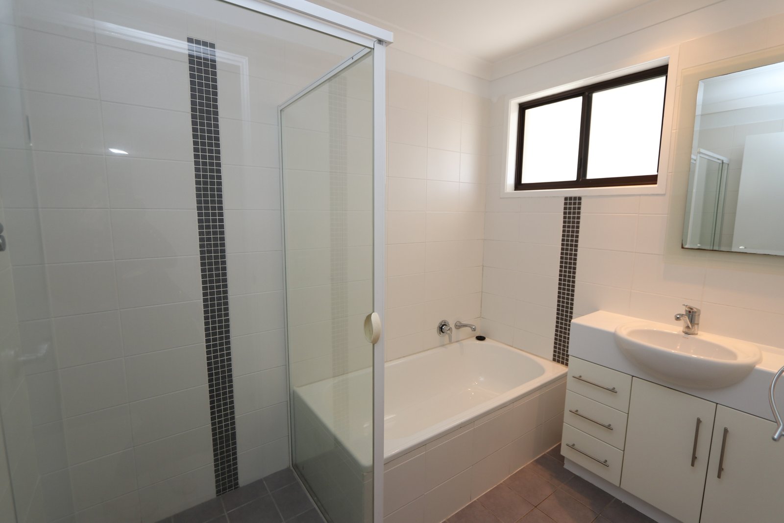163 Benowa Road ASHMORE 12