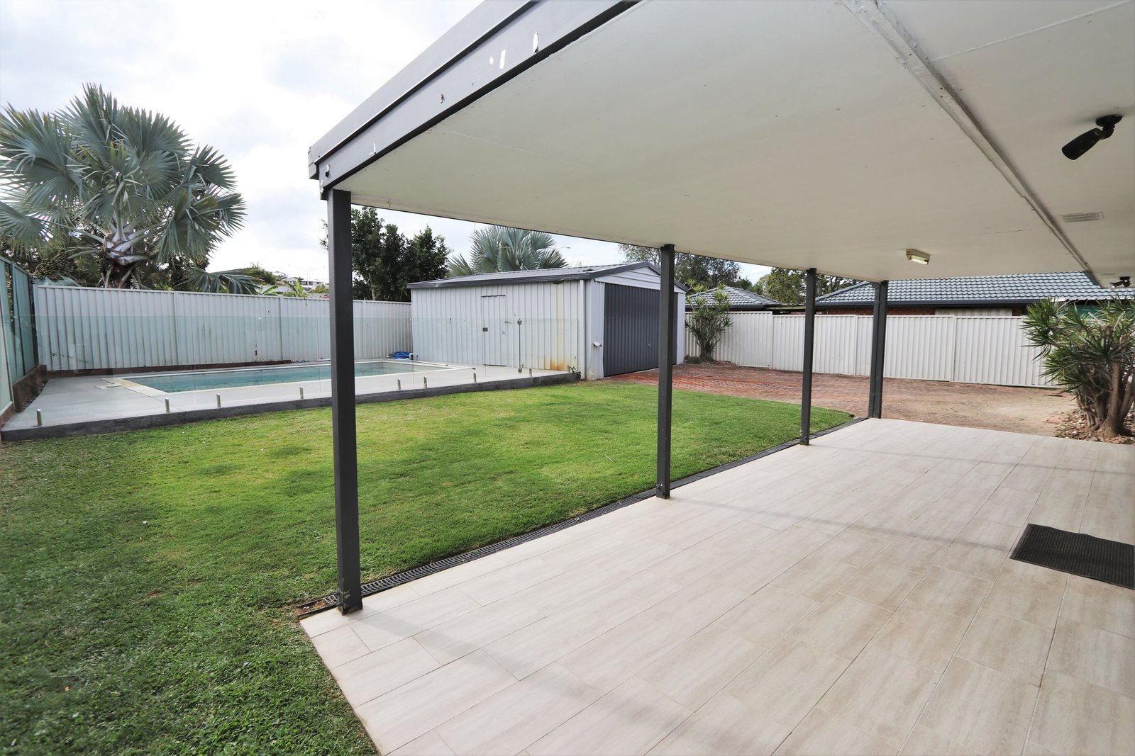163 Benowa Road ASHMORE 14