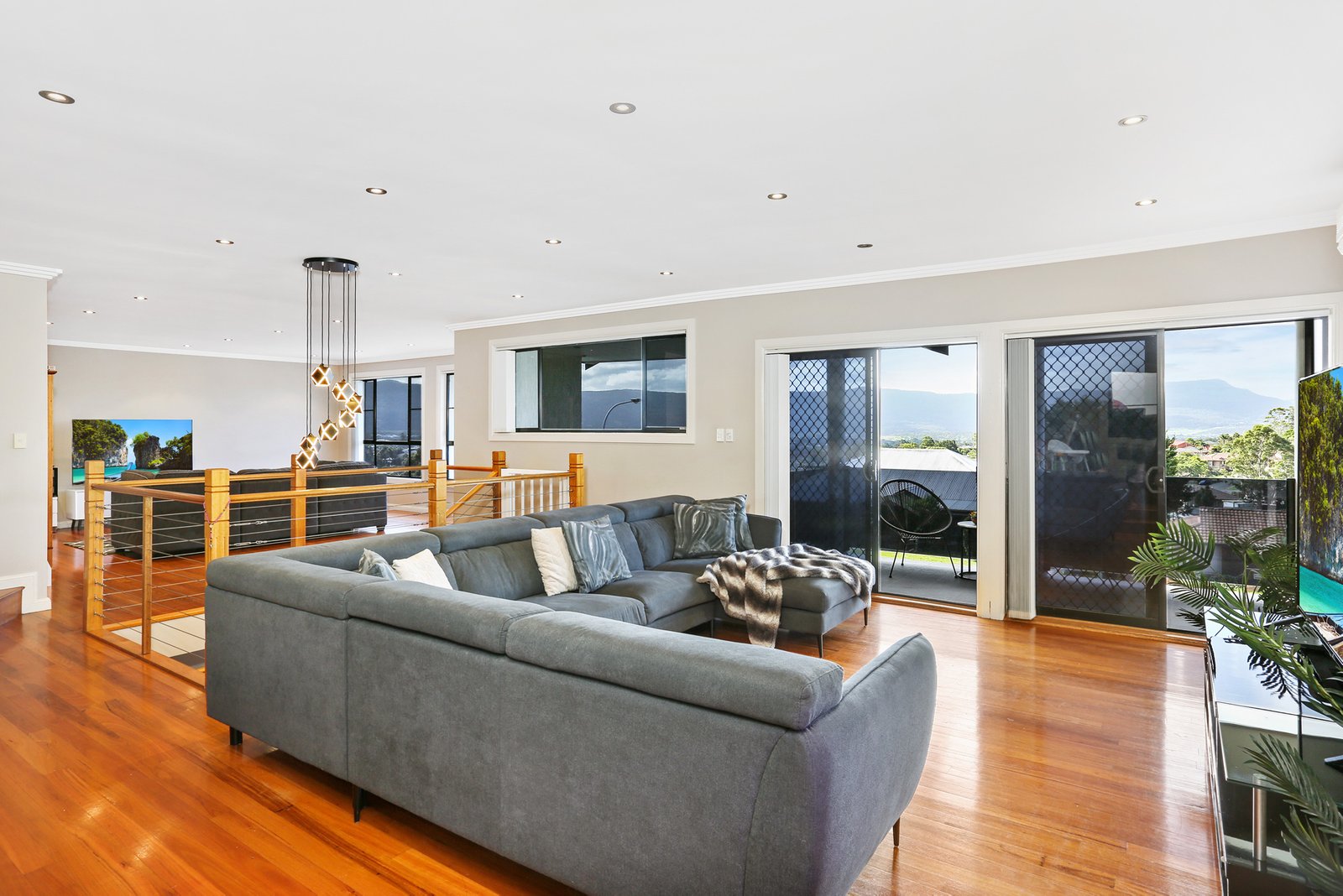 163 Compton Street DAPTO 8