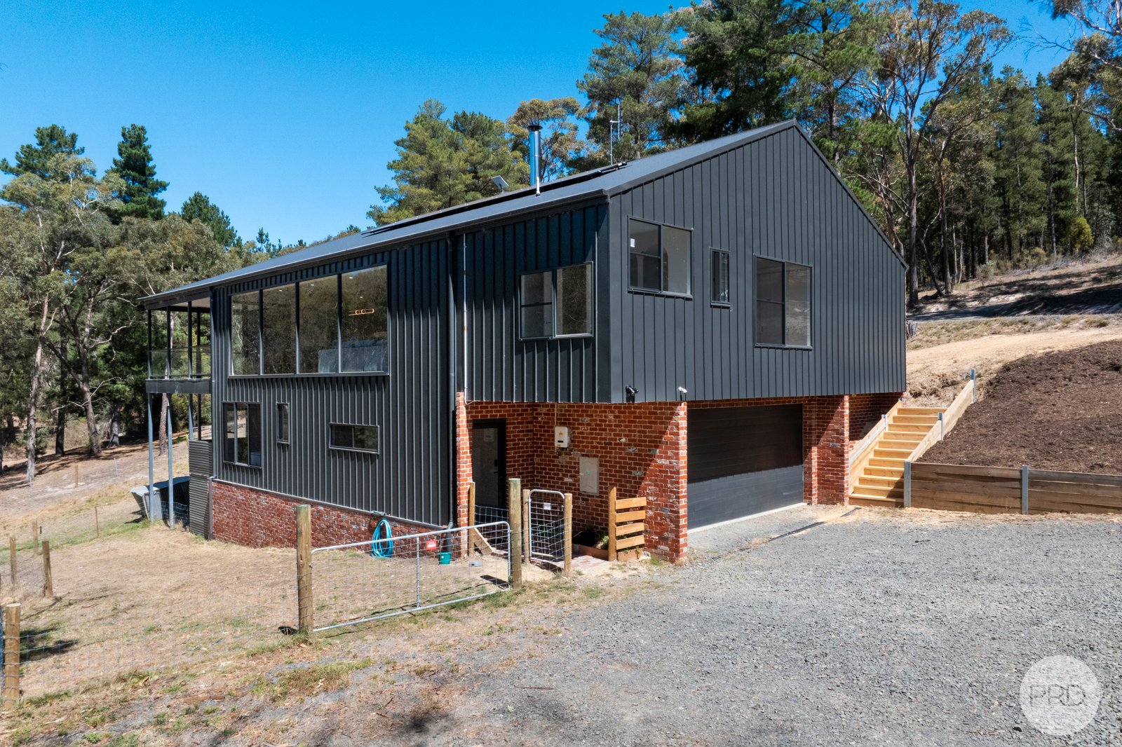 163 Jones Avenue MOUNT HELEN 4